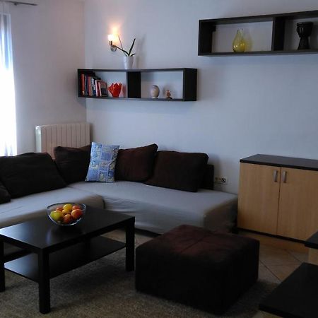 Lair By The Sea - Stoja, Pula Apartment Luaran gambar
